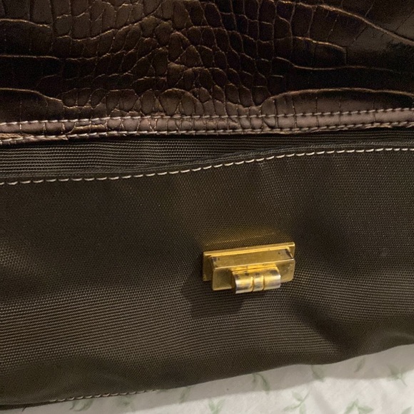 Tommy Hilfiger Handbag in a Good Condition - Picture 12 of 14